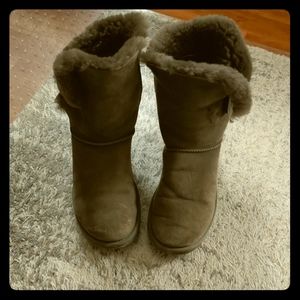 Grey Ugg Bailey Button